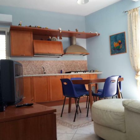 Ferienwohnung Casa Eleonora Campofelice Di Roccella Exterior foto