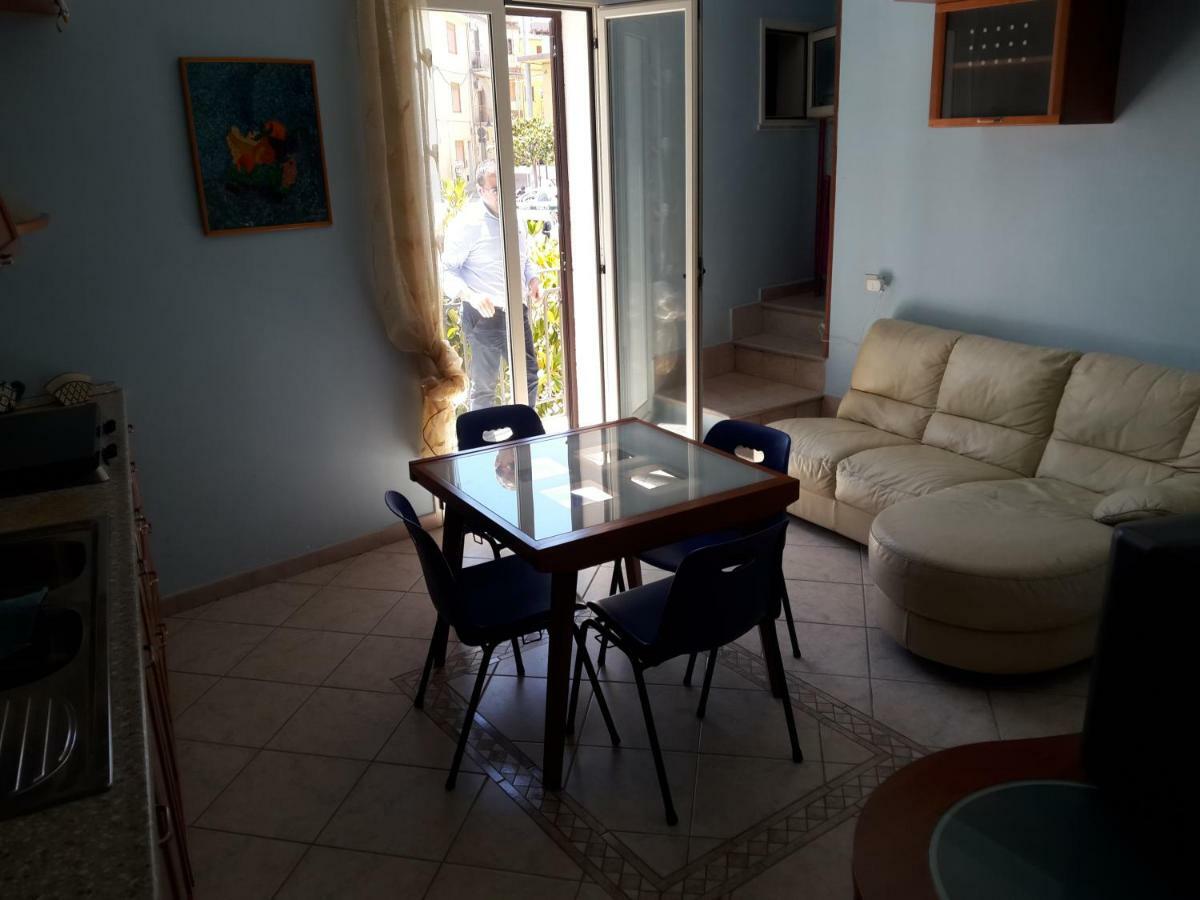 Ferienwohnung Casa Eleonora Campofelice Di Roccella Exterior foto
