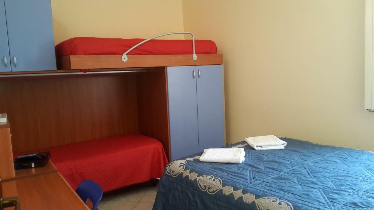 Ferienwohnung Casa Eleonora Campofelice Di Roccella Exterior foto