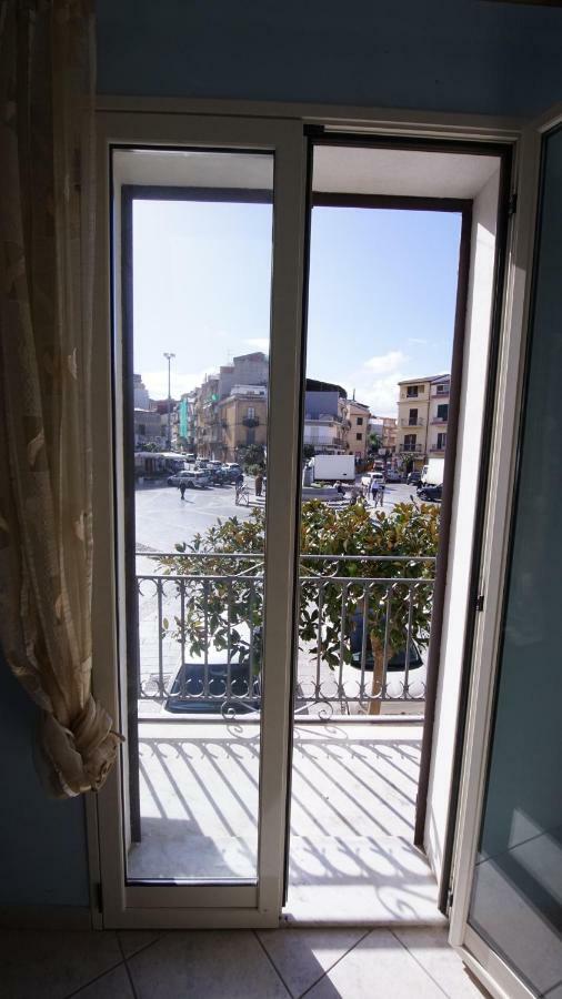 Ferienwohnung Casa Eleonora Campofelice Di Roccella Exterior foto